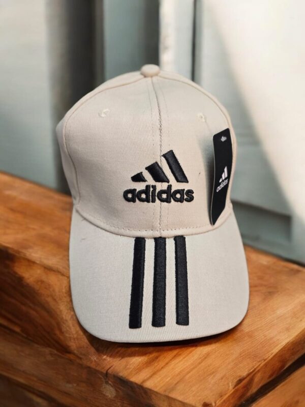 Gorras bordadas con Marcas deportivas super finas